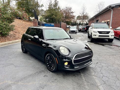 Used 2017 MINI Cooper 2-Door Hardtop image 9