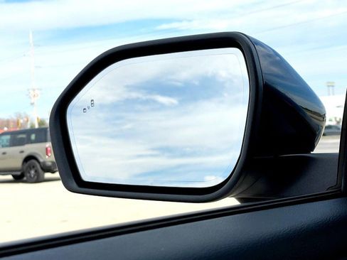 Used 2025 Ford Explorer Platinum image 41