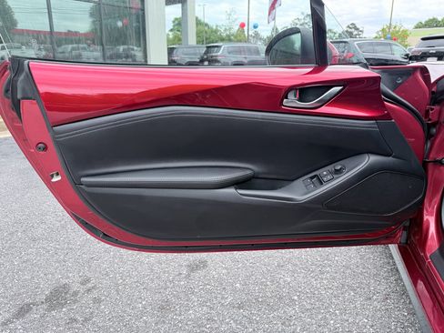 Used 2021 MAZDA MX-5 Miata Grand Touring RWD image 22