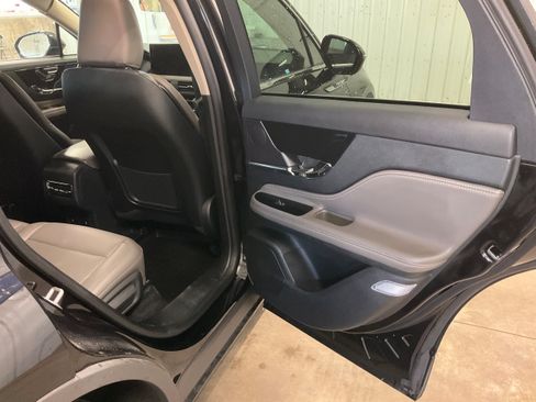 Used 2025 Lincoln Corsair AWD w/ Equipment Group 101A image 24
