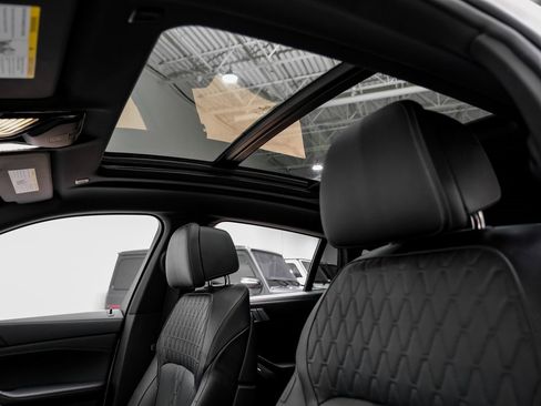 Used 2024 BMW X6 M60i w/ M Sport Professional Package image 7