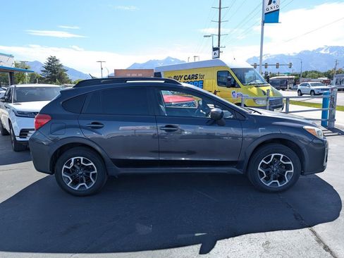 Used 2017 Subaru Crosstrek 2.0i Premium AWD/4WD image 2
