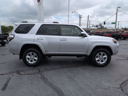 Certified 2023 Toyota 4Runner SR5 AWD/4WD image 6
