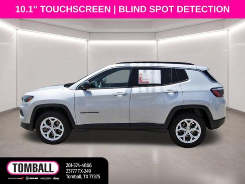 Used 2024 Jeep Compass Latitude AWD/4WD image 4