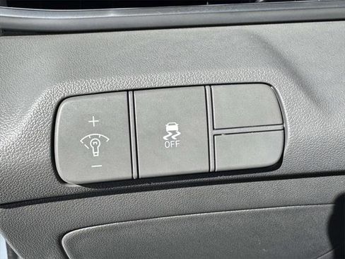 Certified 2025 Hyundai Elantra SEL image 20