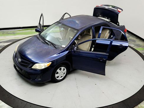 Used 2013 Toyota Corolla L FWD image 31