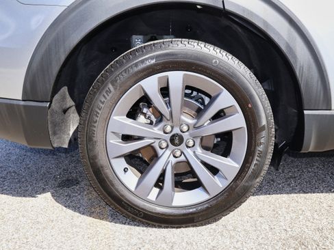 Used 2022 Ford Explorer XLT w/ Equipment Group 202A image 30