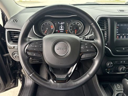 Used 2021 Jeep Cherokee Latitude Plus image 14