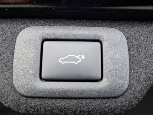 Certified 2025 Toyota Crown Platinum image 32