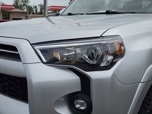 Used 2021 Toyota 4Runner SR5 AWD/4WD image 9
