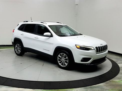 Used 2019 Jeep Cherokee Latitude Plus w/ Travel & Safety Group FWD image 3