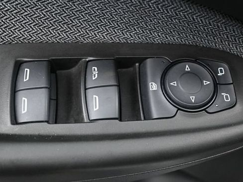 Used 2025 Chevrolet TrailBlazer LT AWD/4WD image 7