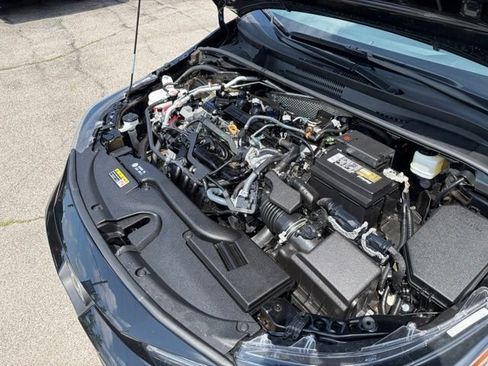 Used 2025 Toyota Corolla LE FWD image 10