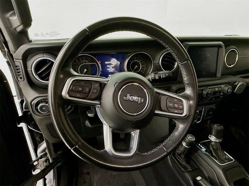 Used 2019 Jeep Wrangler Unlimited Sahara image 12