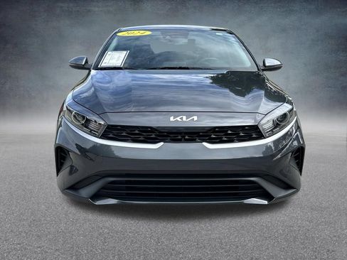 Used 2024 Kia Forte LXS w/ LXS Technology Package FWD image 2