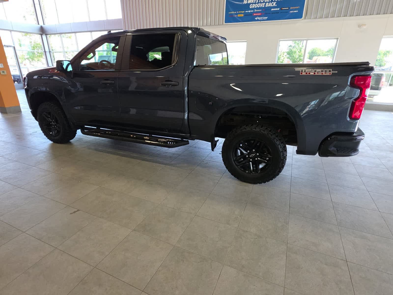 Used 2020 Chevrolet Silverado 1500 Custom Trail Boss w/ Custom Convenience Package AWD/4WD image 12