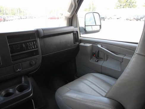 Used 2019 Chevrolet Express 2500 LS w/ Driver Convenience Package image 7