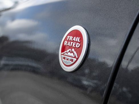 Used 2018 Jeep Grand Cherokee Trailhawk w/ Trailhawk Luxury Group image 8