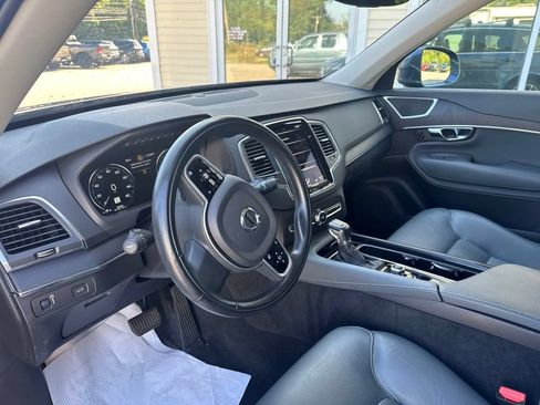 Used 2020 Volvo XC90 T6 Momentum w/ Protection Package Premier AWD/4WD image 11