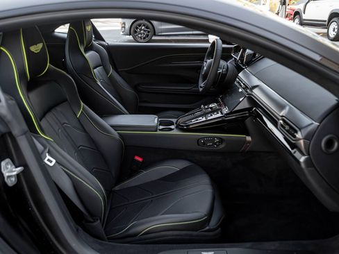 Used 2025 Aston Martin V8 Vantage Coupe image 20