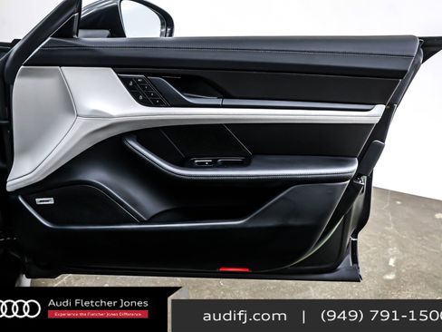 Used 2023 Porsche Taycan 4S w/ Premium Package image 23