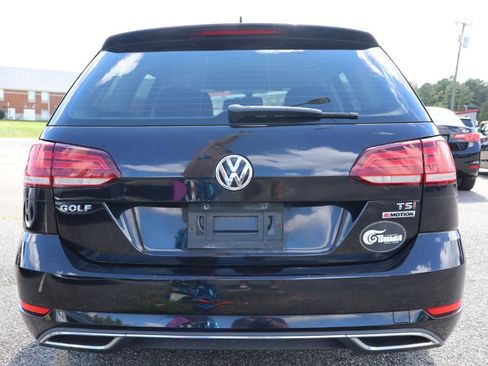 Used 2018 Volkswagen Golf S image 5