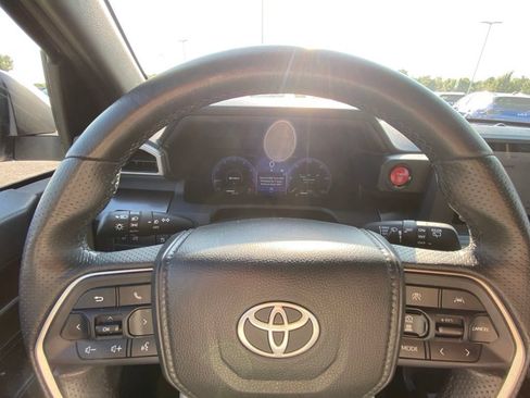 Used 2025 Toyota 4Runner TRD Sport AWD/4WD image 13