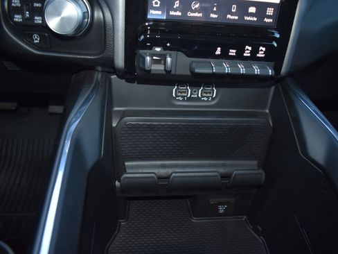 Used 2024 RAM 1500 Laramie image 22