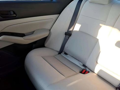 Used 2024 Nissan Altima 2.5 SV image 16