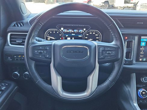 Used 2021 GMC Yukon Denali w/ Denali Premium Package image 15