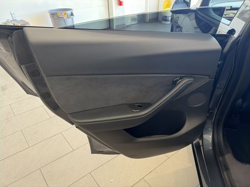 Used 2021 Tesla Model Y Performance image 21