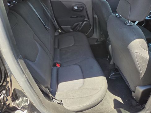 Used 2019 Jeep Renegade Sport w/ Sport Appearance Group AWD/4WD image 12