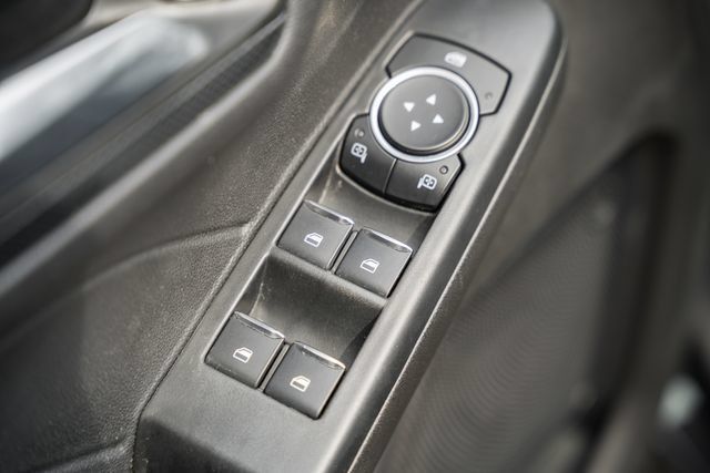 Used 2025 Ford Escape ST-Line Select AWD/4WD image 39