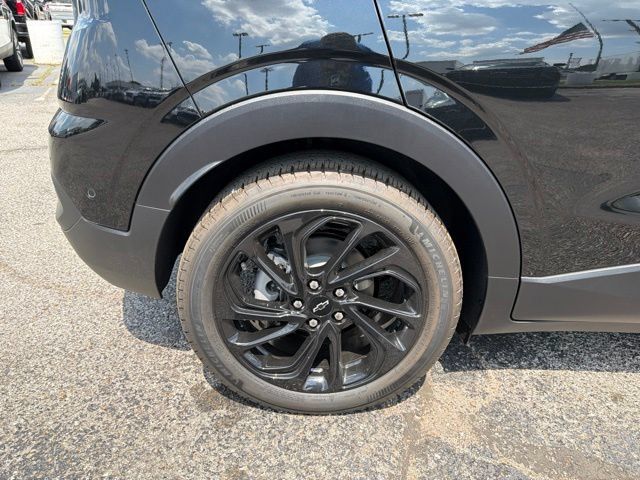 New 2027 Chevrolet Bolt RS w/ Super Cruise Package FWD image 11