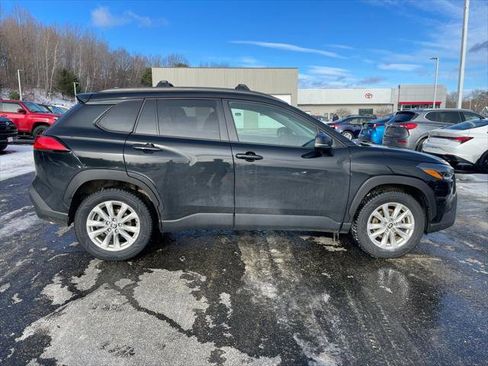 Certified 2023 Toyota Corolla Cross LE image 6