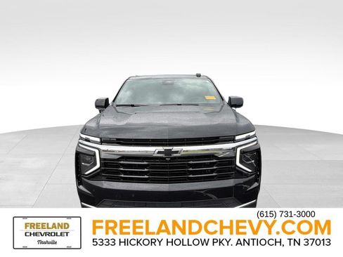 Used 2025 Chevrolet Suburban LS AWD/4WD image 9