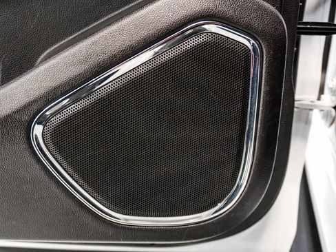 Used 2017 GMC Yukon SLT image 14