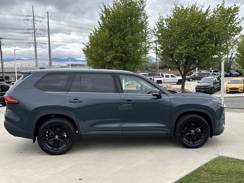 Used 2024 Toyota Grand Highlander Limited AWD/4WD image 6