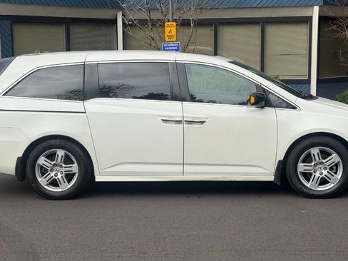Used 2013 Honda Odyssey Touring Elite image 5