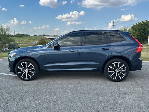 Used 2023 Volvo XC60 B5 Plus w/ Climate Package image 5