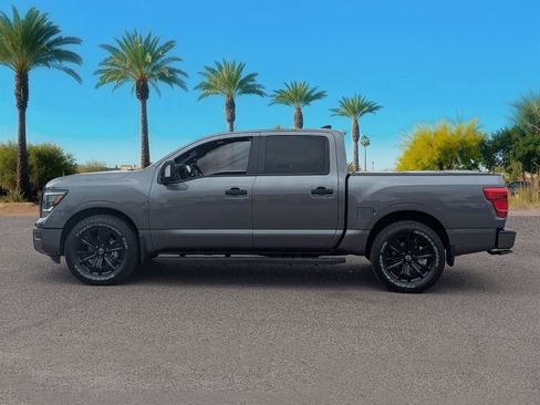 Used 2024 Nissan Titan SV w/ SV Convenience Package image 2
