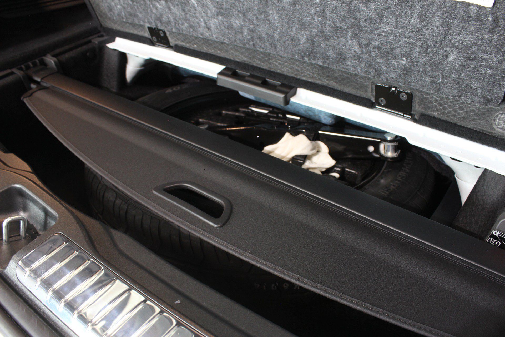 Used 2023 Mercedes-Benz GLS 450 4MATIC image 93