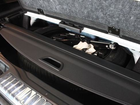 Used 2023 Mercedes-Benz GLS 450 4MATIC image 93