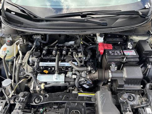 Used 2025 Nissan Versa SV w/ Trunk Package image 30