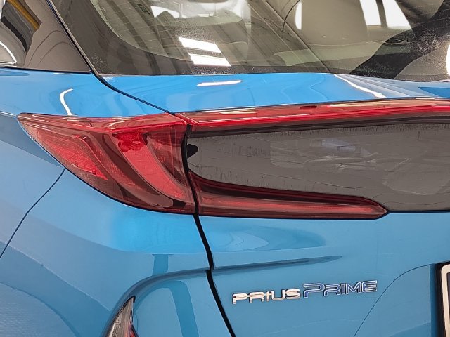 Used 2017 Toyota Prius Prime Premium FWD image 32