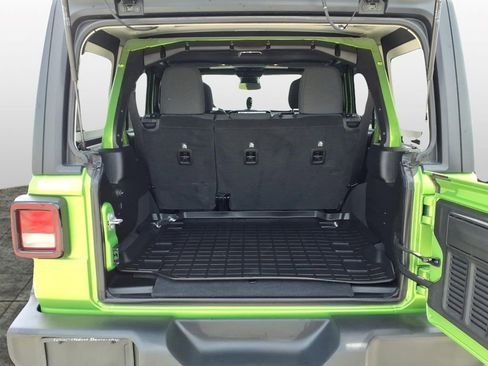 Used 2025 Jeep Wrangler Unlimited Sport AWD/4WD image 10