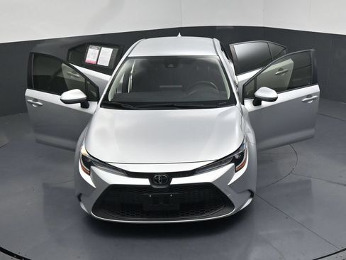 Used 2022 Toyota Corolla LE FWD image 26