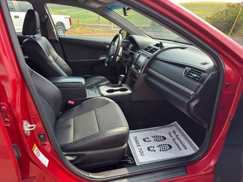 Used 2013 Toyota Camry SE FWD image 5