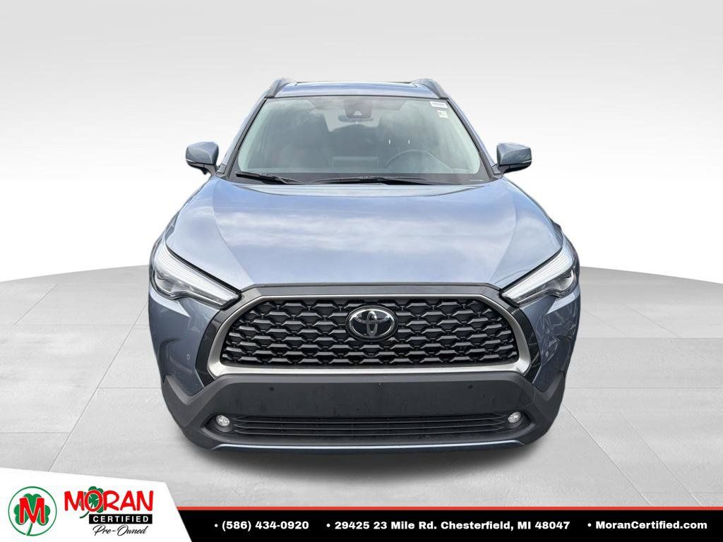 Used 2022 Toyota Corolla Cross XLE w/ Convenience Package AWD/4WD image 4