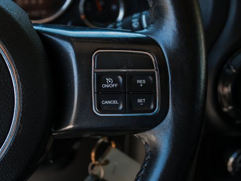 Used 2017 Jeep Wrangler Unlimited Rubicon AWD/4WD image 14